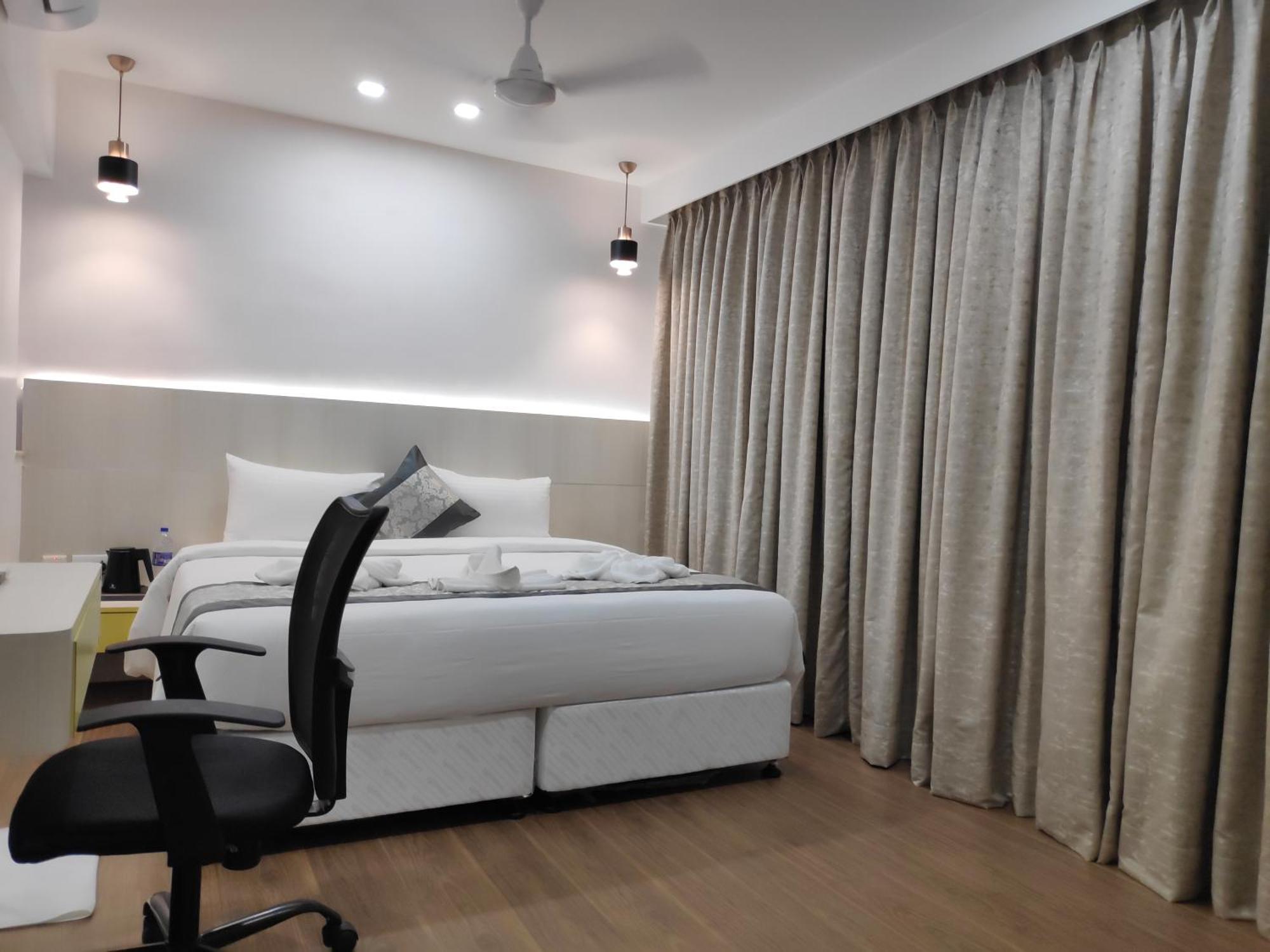 White House By Maxxvalue Service Apartments Bandra Mumbai Exterior photo