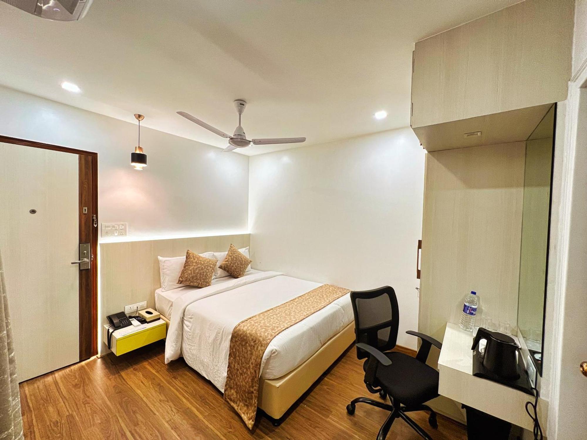 White House By Maxxvalue Service Apartments Bandra Mumbai Exterior photo