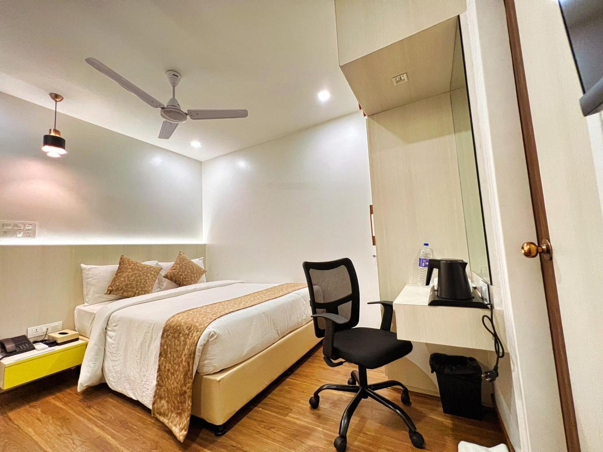 White House By Maxxvalue Service Apartments Bandra Mumbai Exterior photo